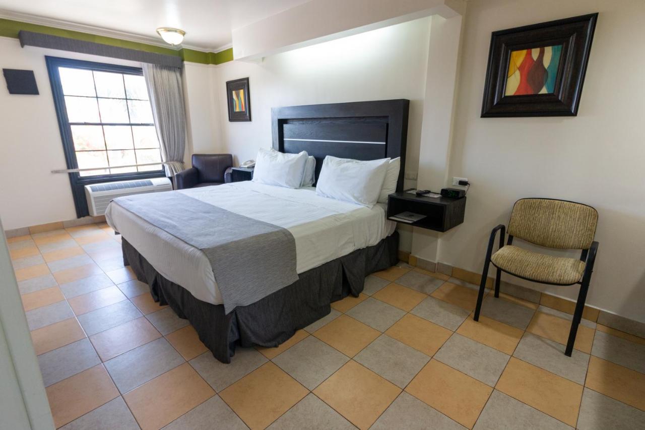 Best Western Hotel Plaza Matamoros Exteriör bild